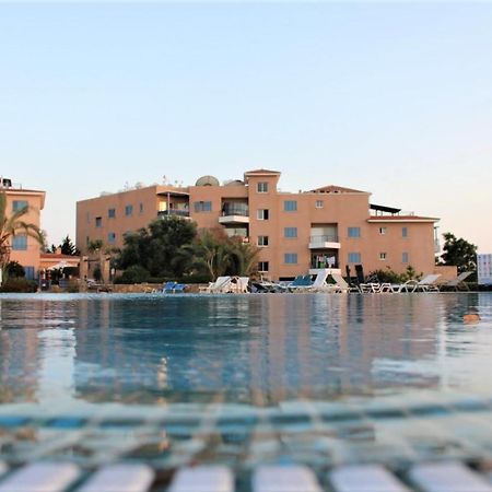 Cosea Living: Seaside 2 Bedroom Flat Kings Palace 209 Paphos Exterior photo