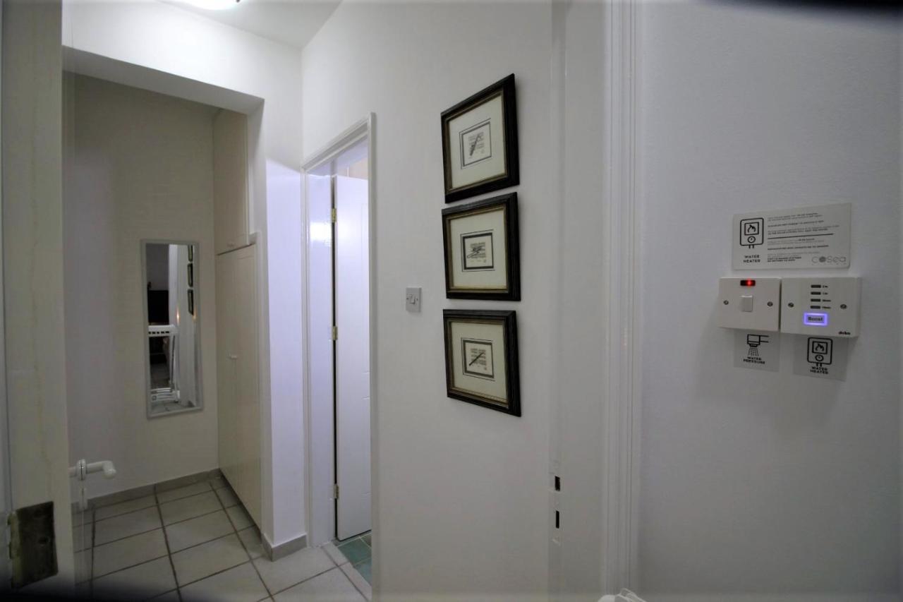 Cosea Living: Seaside 2 Bedroom Flat Kings Palace 209 Paphos Exterior photo