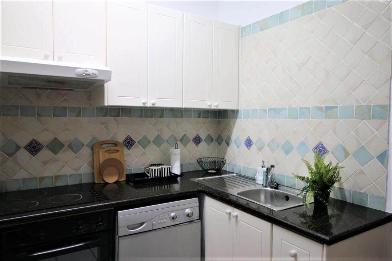 Cosea Living: Seaside 2 Bedroom Flat Kings Palace 209 Paphos Exterior photo