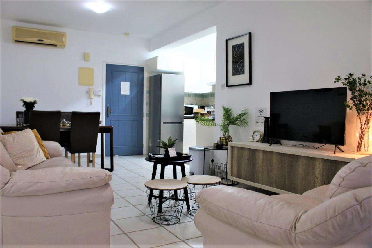 Cosea Living: Seaside 2 Bedroom Flat Kings Palace 209 Paphos Exterior photo